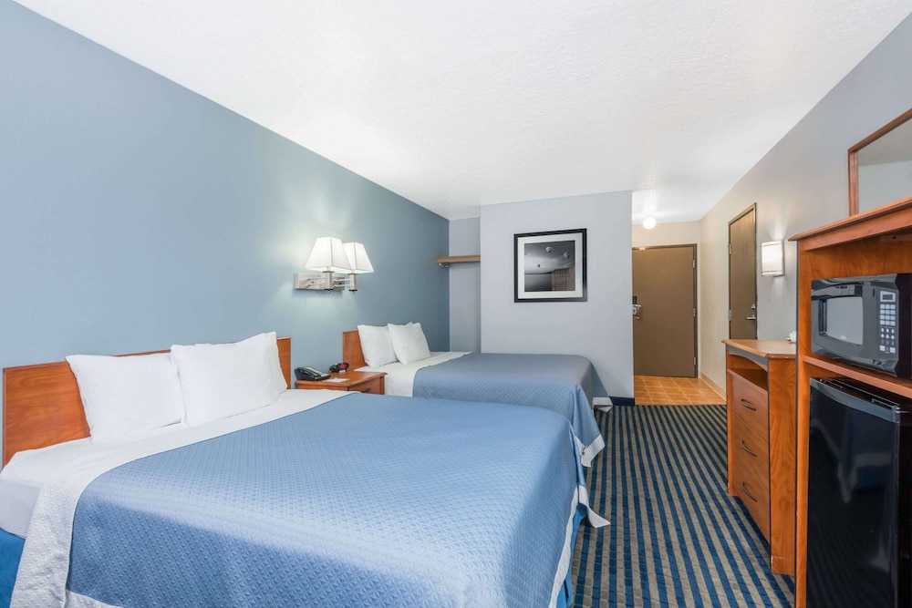 Room, 2 Queen Beds, Non Smoking (Pet Friendly)