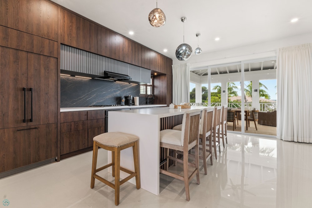 2 Bedroom w/ Kitchen