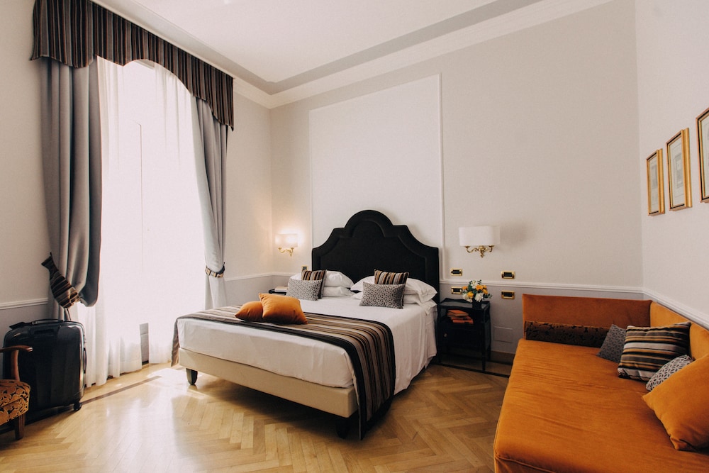 Deluxe Double Room - Photo 1