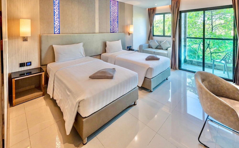 Deluxe Twin Room with Balcony - Photo 5