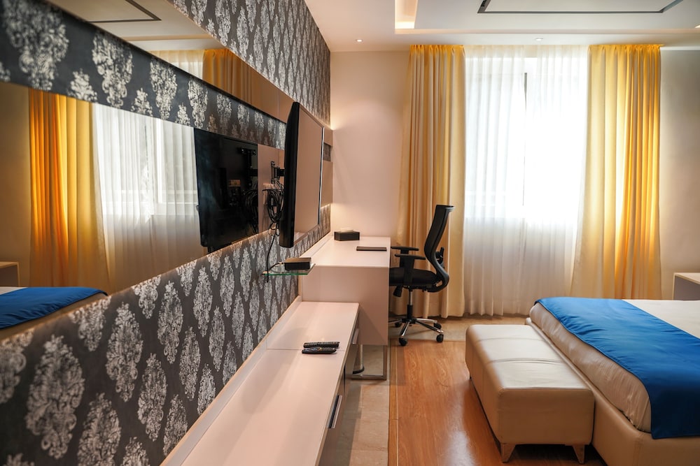 Suite, 1 Bedroom, Balcony, City View photo 1