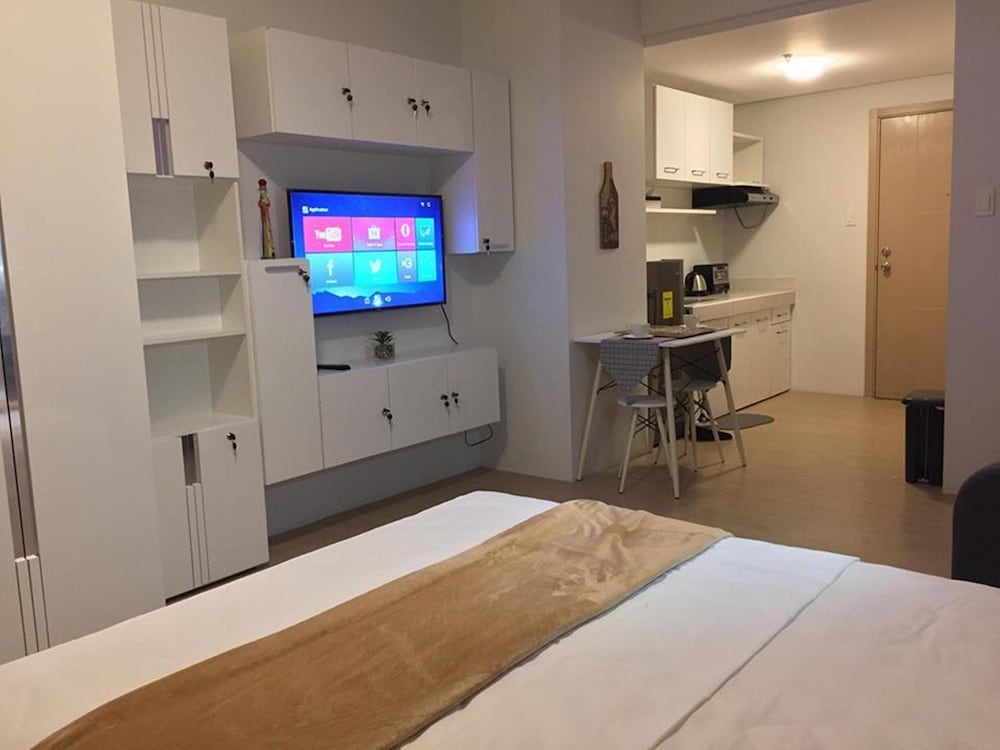 Basic Double or Twin Room, 1 Double Bed with Sofa bed, City View photo 2