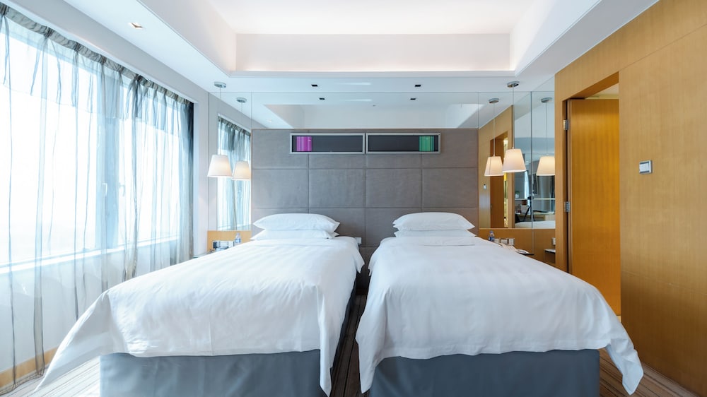 Pacific Club, Club Room, 2 Twin Beds - Photo 2