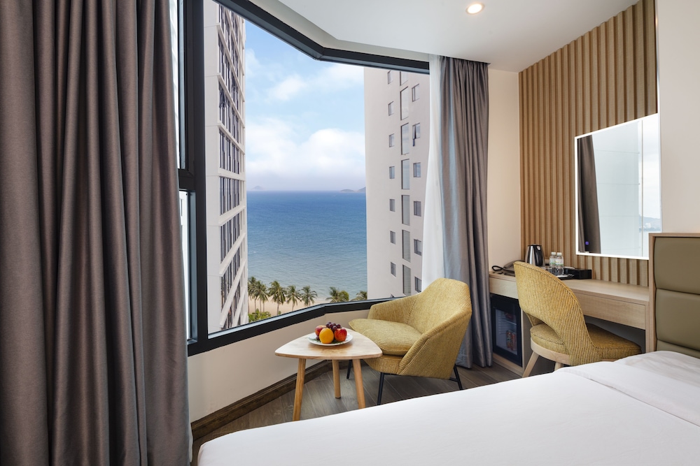 Deluxe Double or Twin Room, Sea View - Photo 3