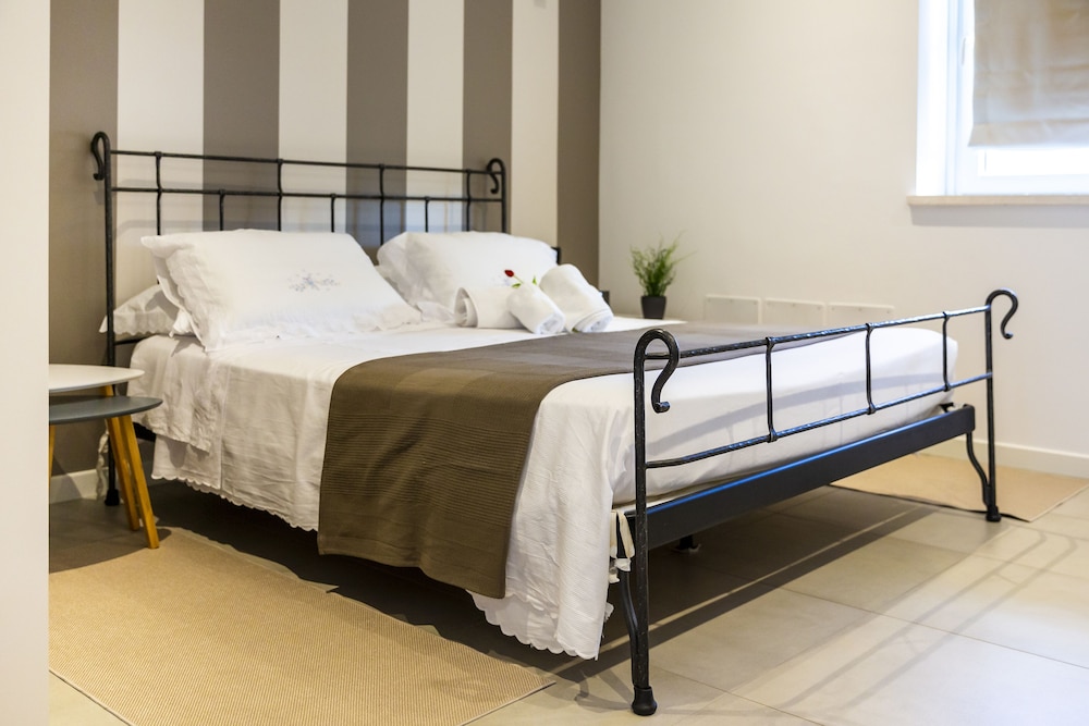 Luxury Room (Ganesh)