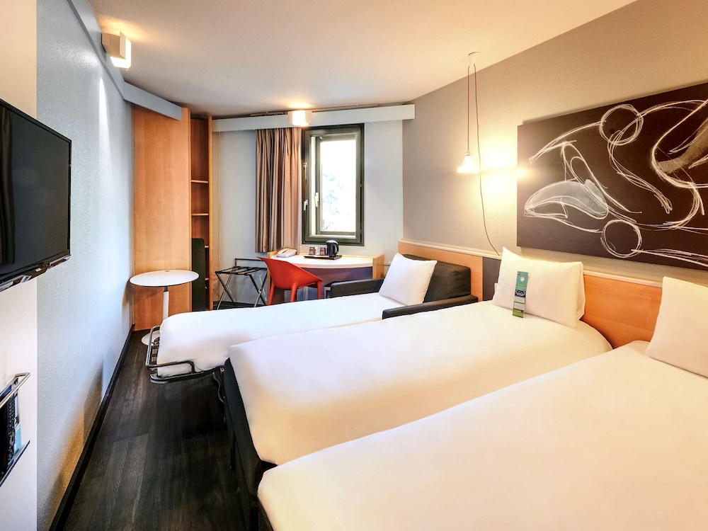 Superior Room, 1 Double Bed with Sofa bed photo 3