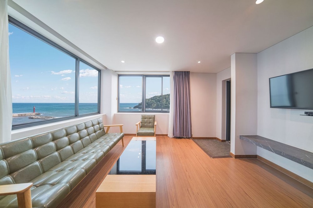 [BBQ 2pax PKG] Royal Suite photo 3