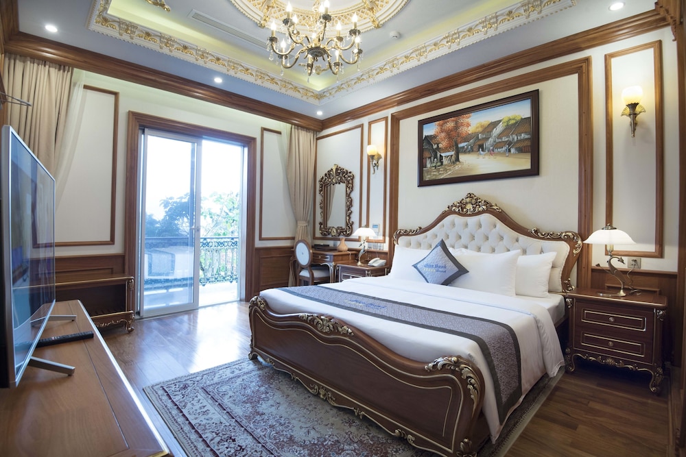 Presidential Suite, Club Lounge Access, Garden View photo 3