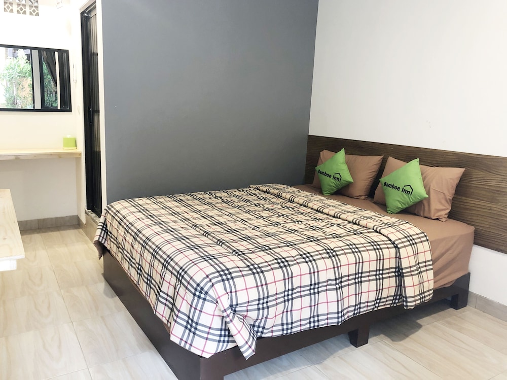 Superior Room, 1 Queen Bed, Garden View - Photo 1