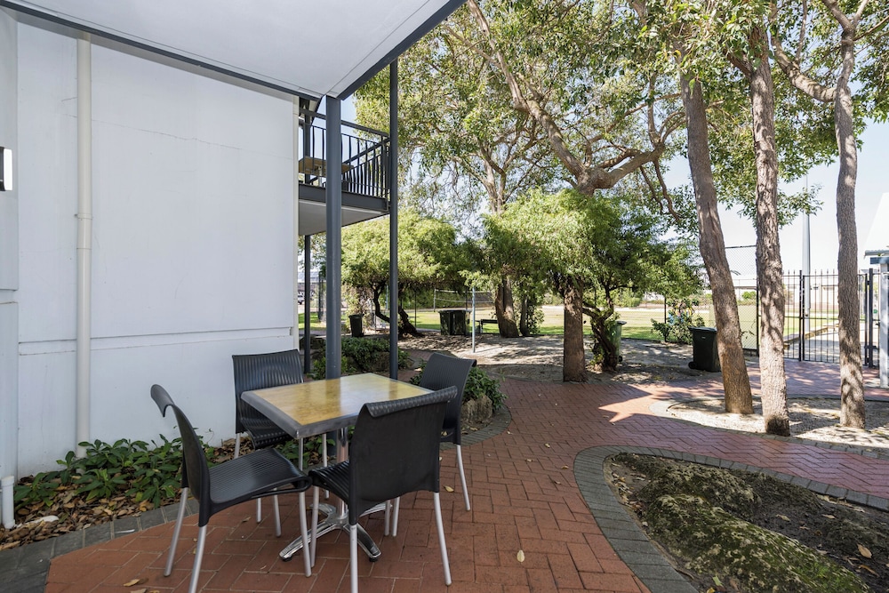 Family Villa, 2 Bedrooms, Jetted Tub - Photo 13