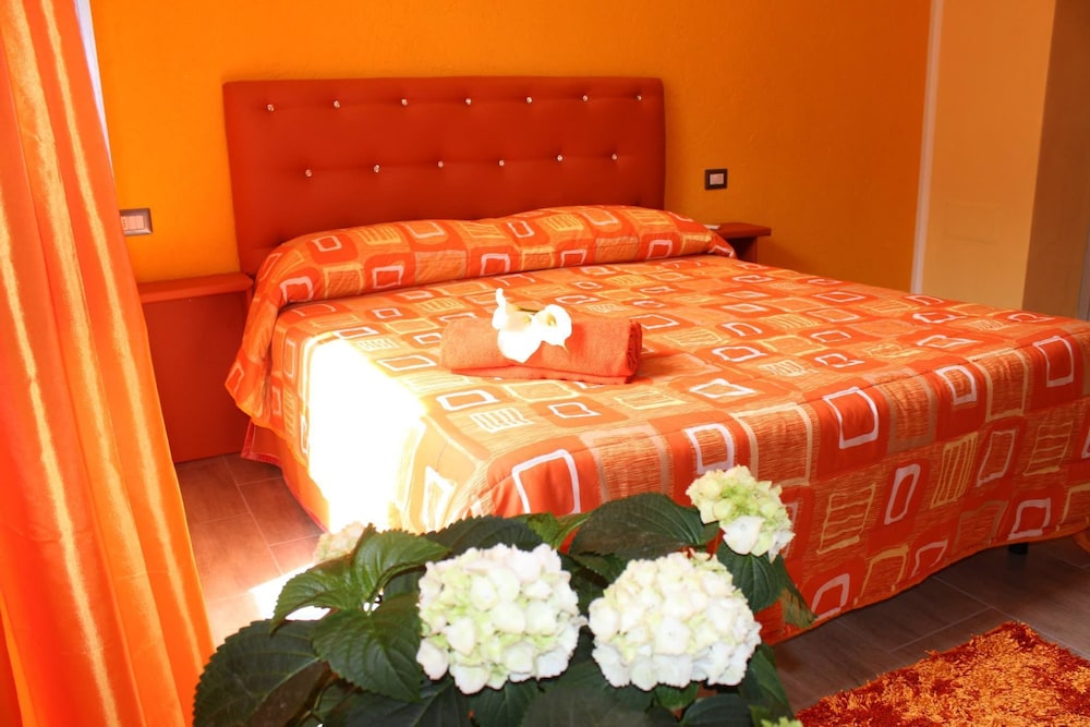 Double Room, 1 Queen Bed