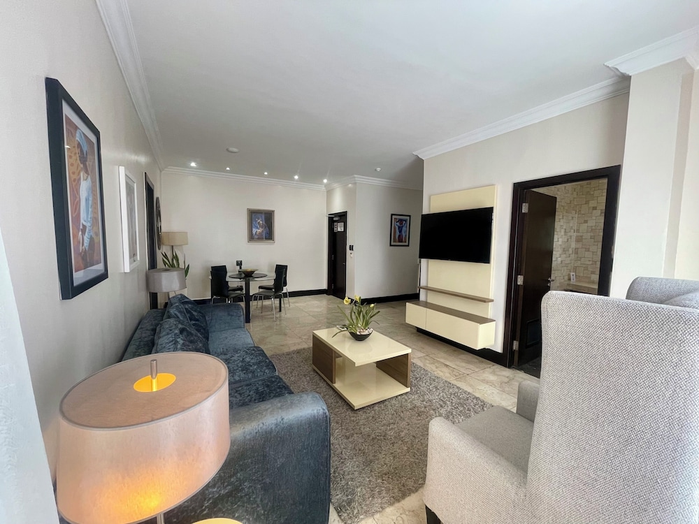 Luxury Suite, 1 Bedroom, Pool View photo 3