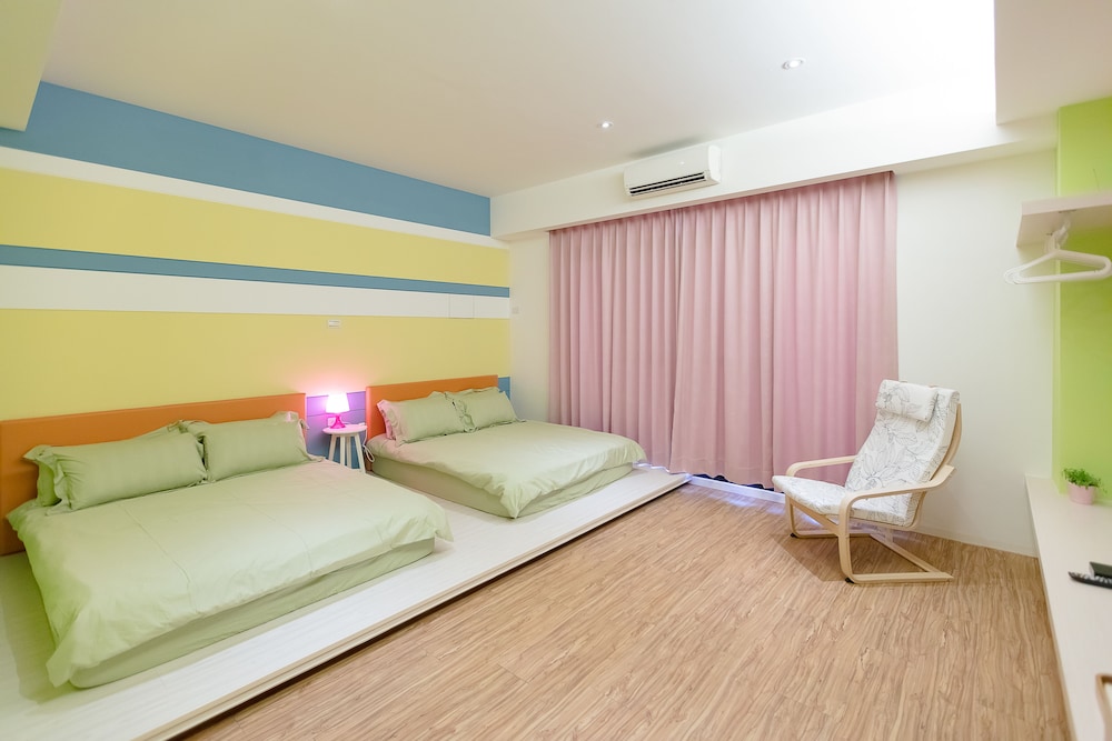 Basic Quadruple Room - Photo 11
