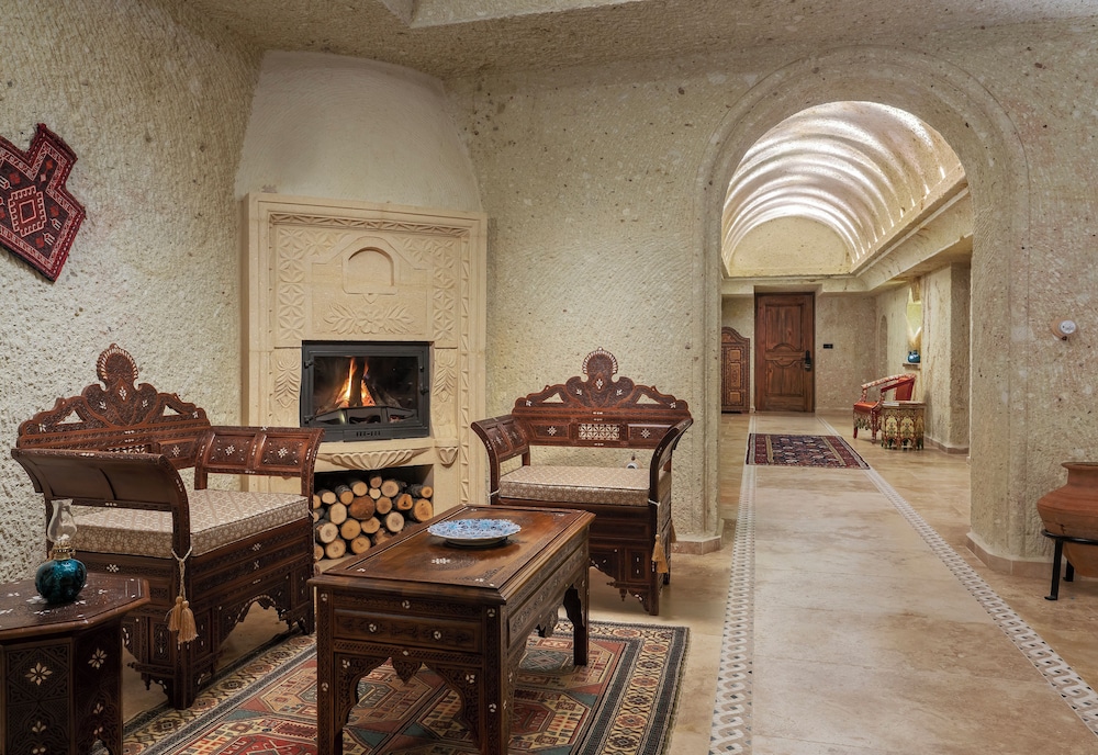 Suite (Danismend Gazi Cave)
