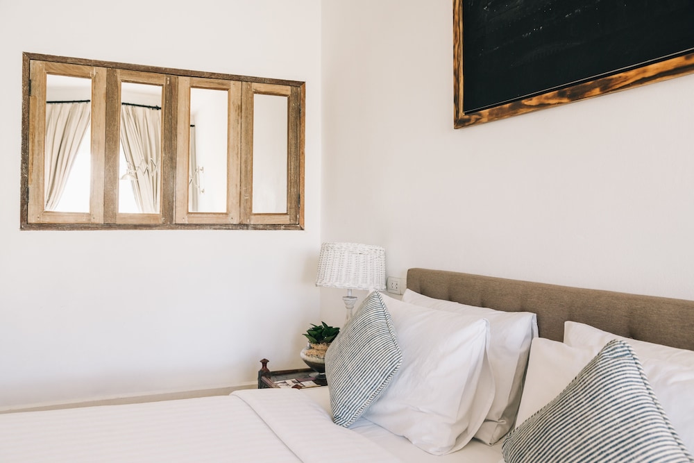 Cozy with balcony Room Only photo 3