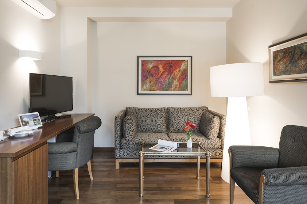 Suite, Balcony - Photo 5