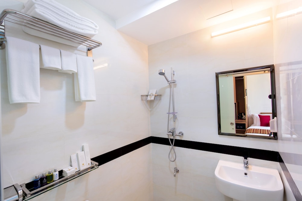 Deluxe Room - Photo 18
