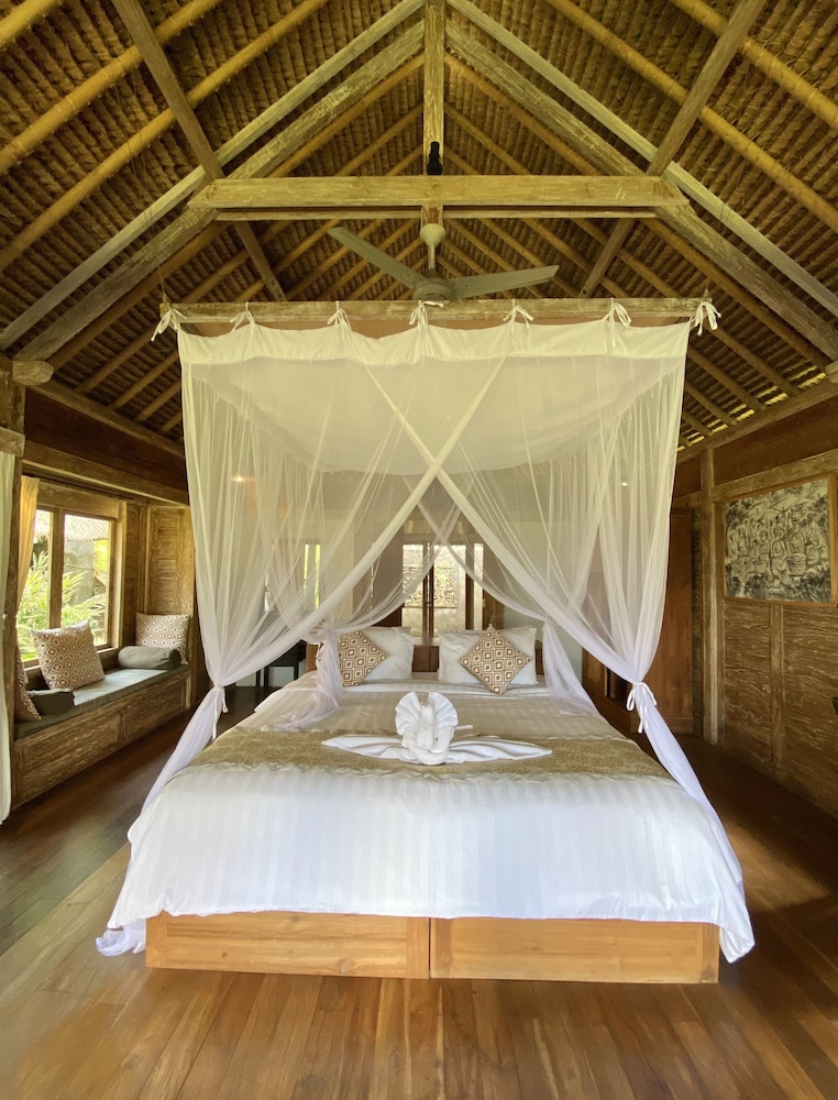 Private Wooden Bungalow