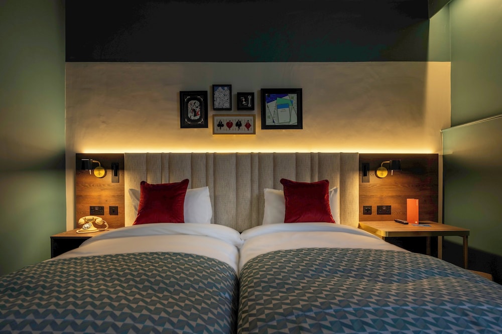 Standard Room, 2 Twin Beds - Photo 3