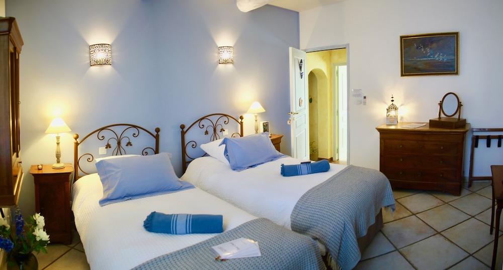Classic Double or Twin Room, Private Bathroom photo 1