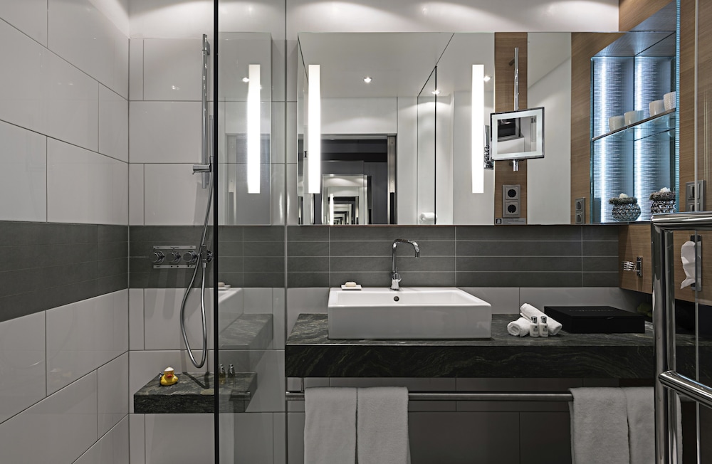 Premium Room - Photo 7