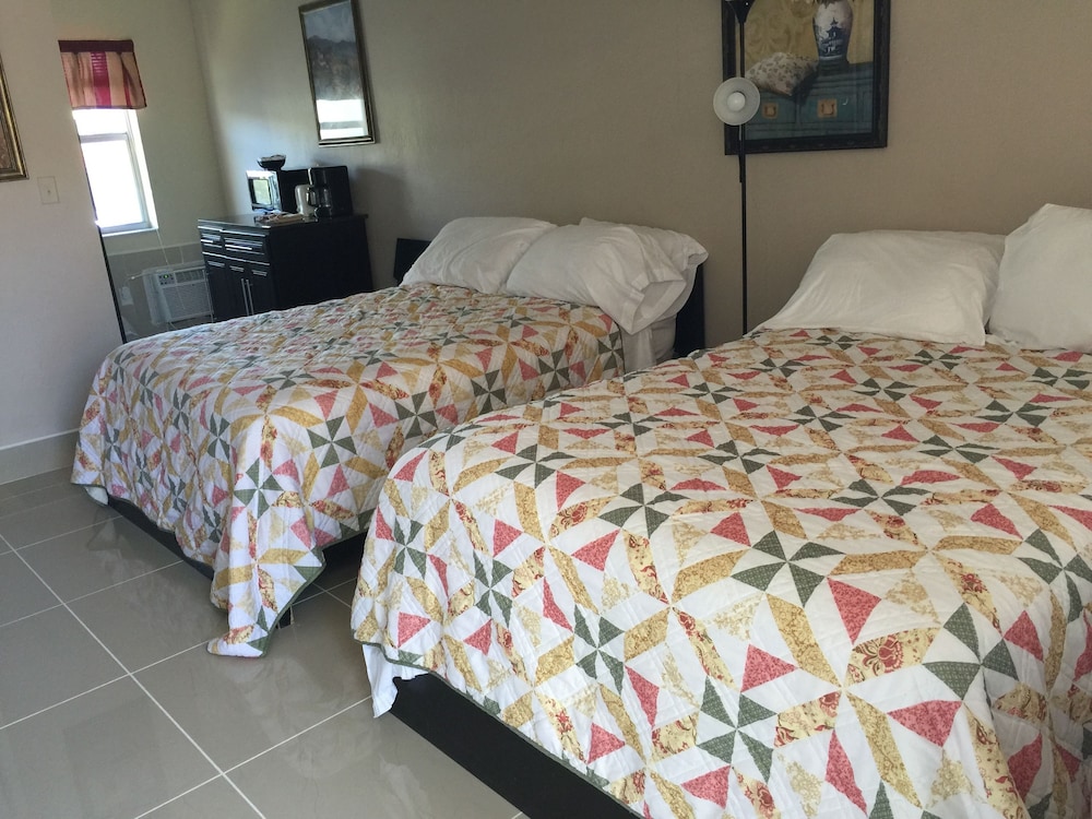 Deluxe Studio, 2 Double Beds