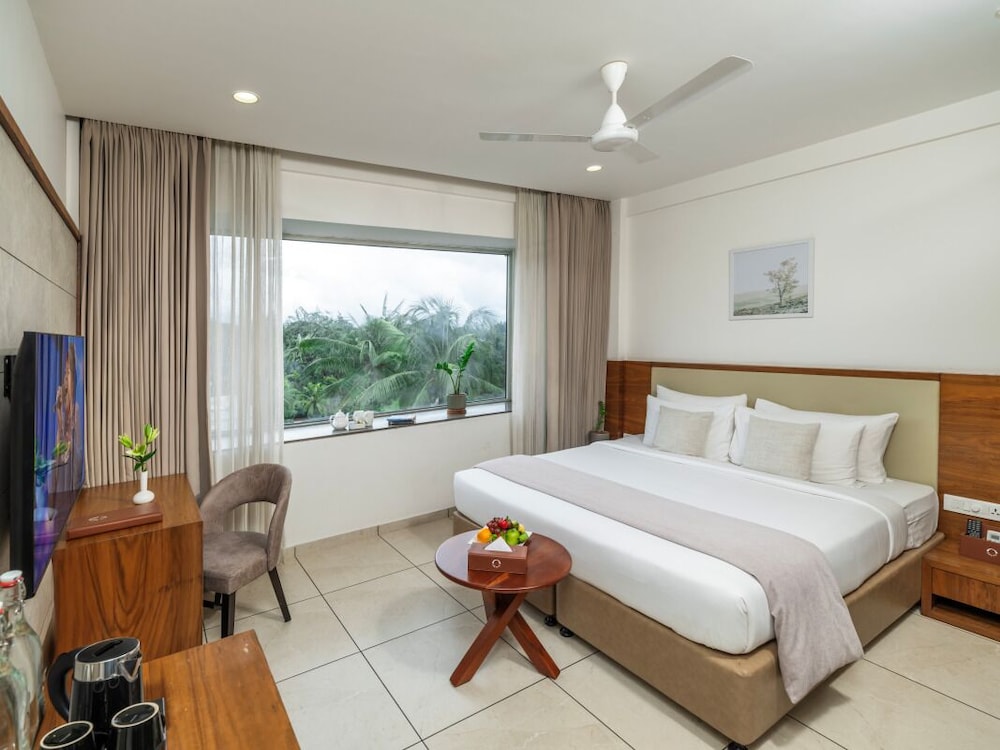 Standard Double Room, City View