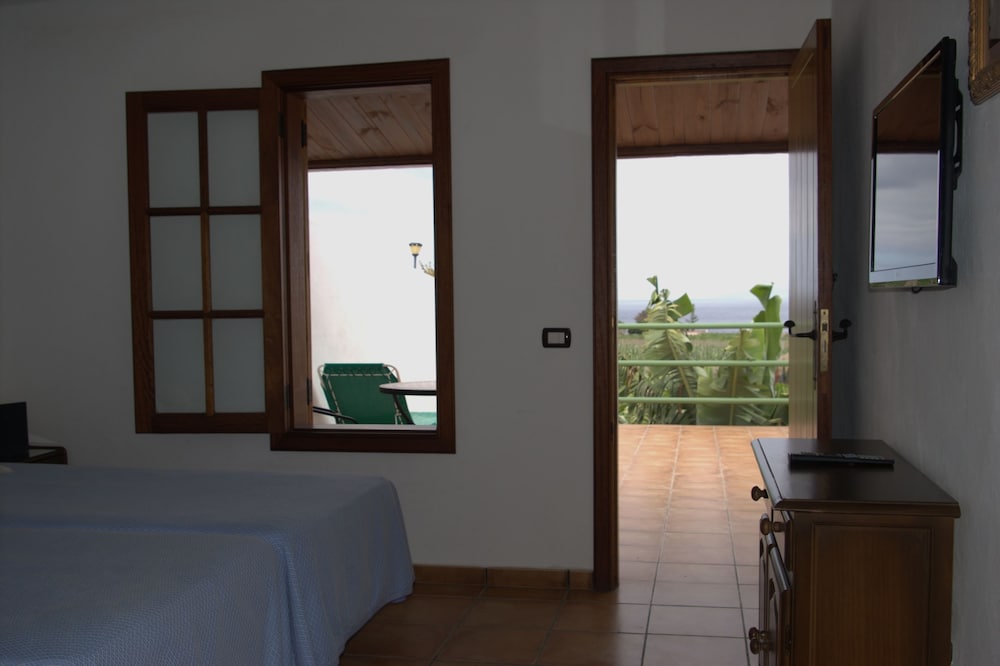 Economy Double Room photo 2