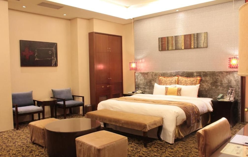 Business Double Room, 1 Queen Bed photo 3