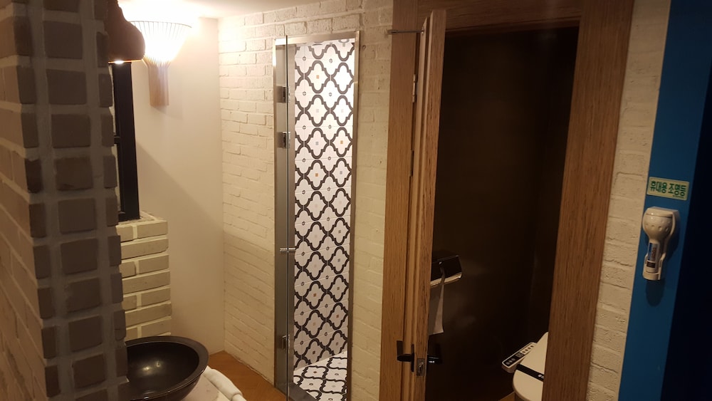 Premium Room - Photo 21