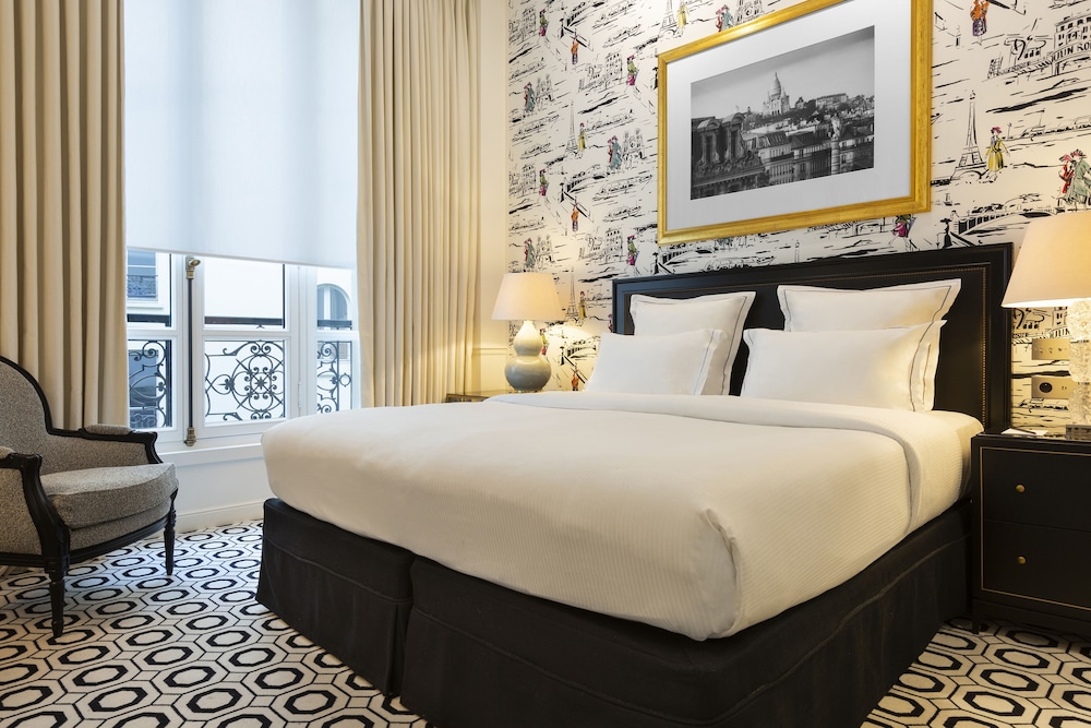 Superior Room, Courtyard Area