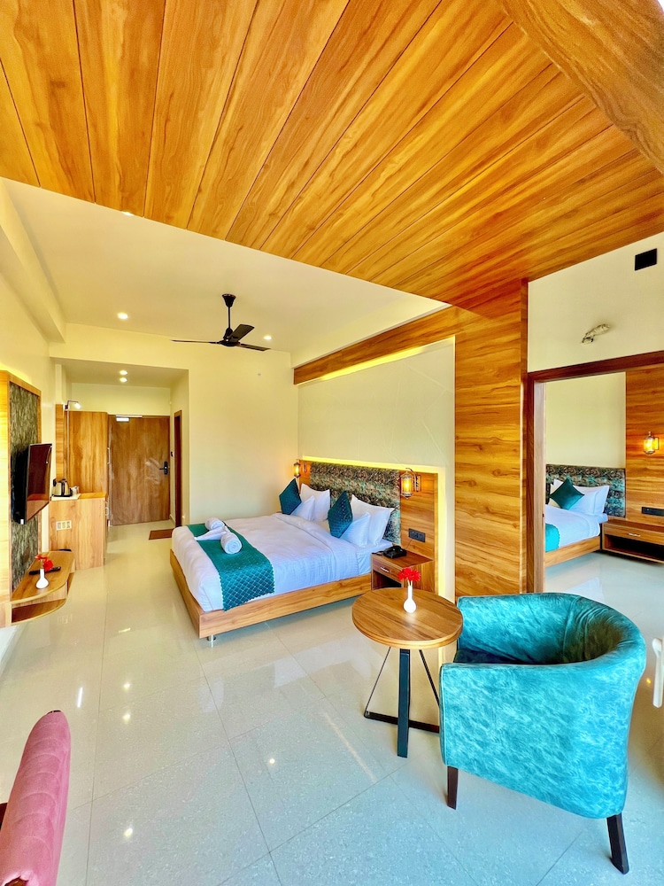 Deluxe Quadruple Room, Valley View