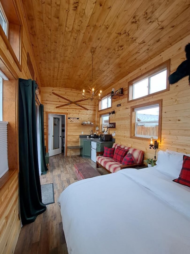 Deluxe Cottage, 1 Queen Bed, Courtyard View