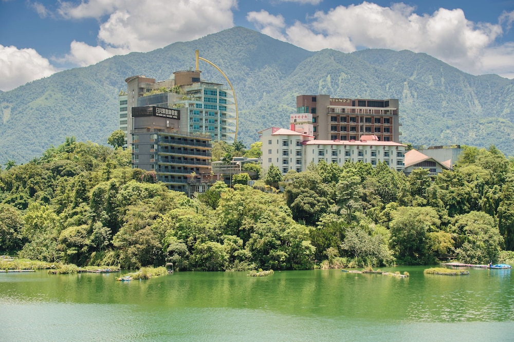Double Room with Lake View - Photo 6