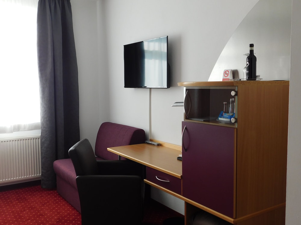 Comfort Double or Twin Room, Balcony photo 3