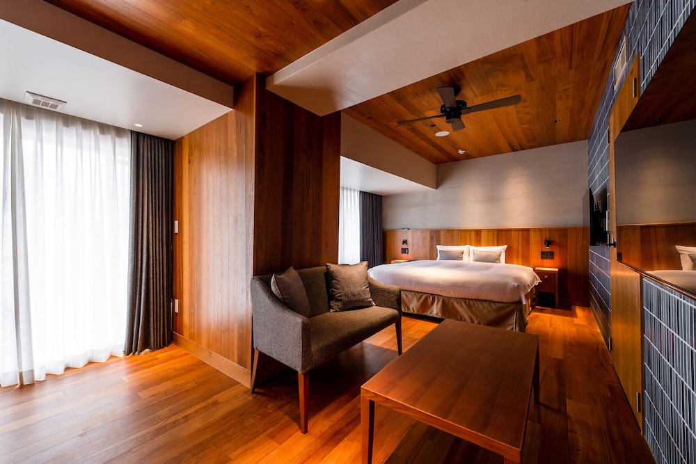 Deluxe King Room, Non Smoking - Photo 4
