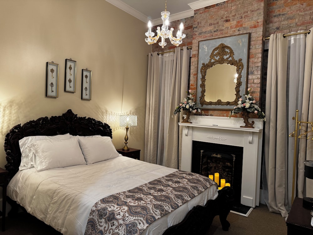 Romantic Single Room, 1 Queen Bed, Non Smoking photo 1