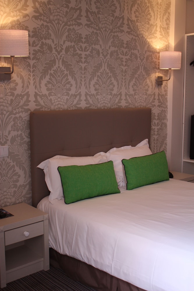 Deluxe Room, Garden View photo 3