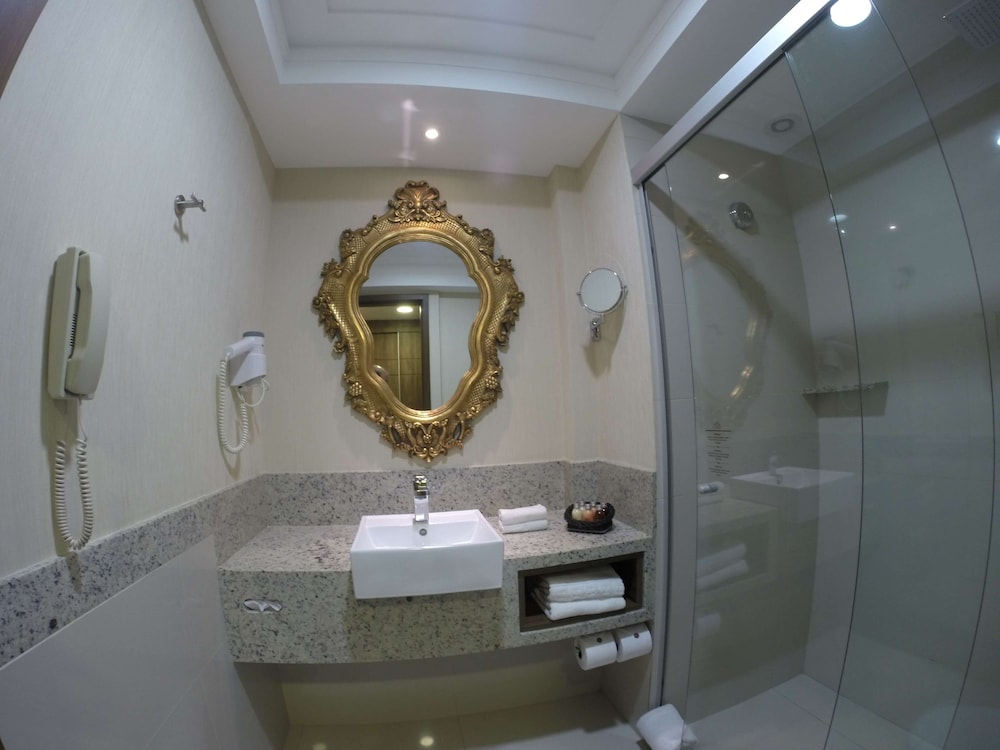 Standard Room, 1 King Bed, Non Smoking, Oceanfront - Photo 2