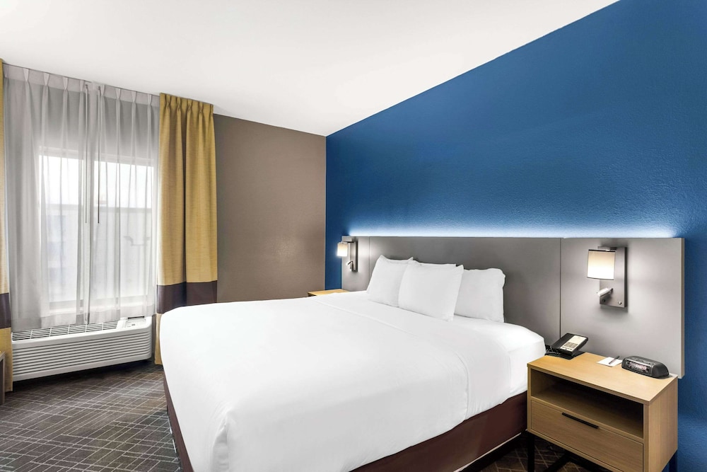 Business Suite, 1 King Bed, Non Smoking - Photo 2