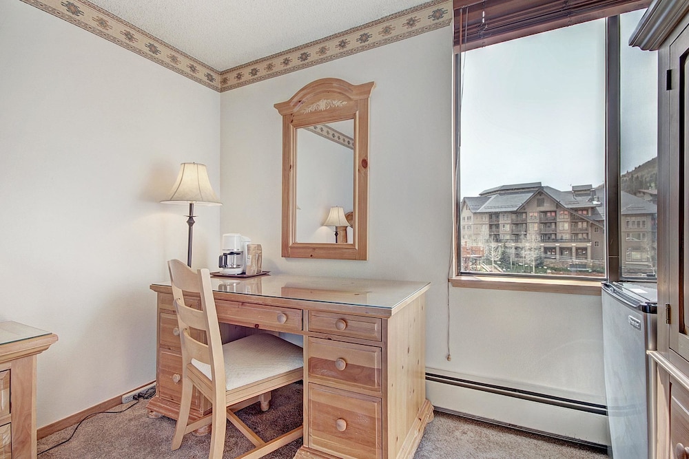 Condo, 1 Bedroom photo 2