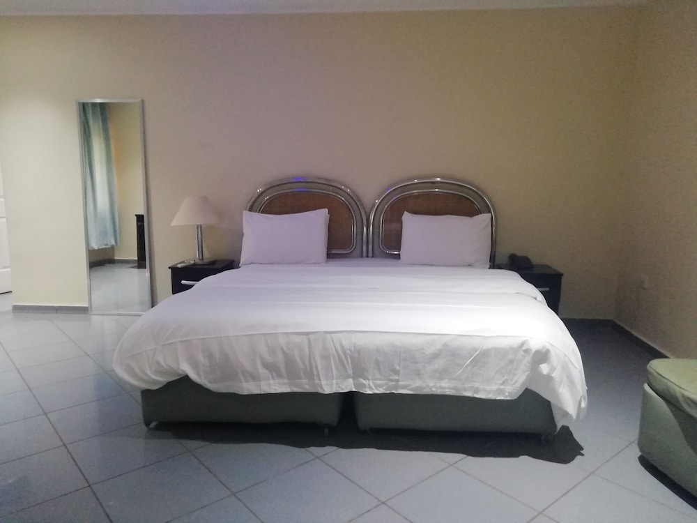 Royal Room photo 3
