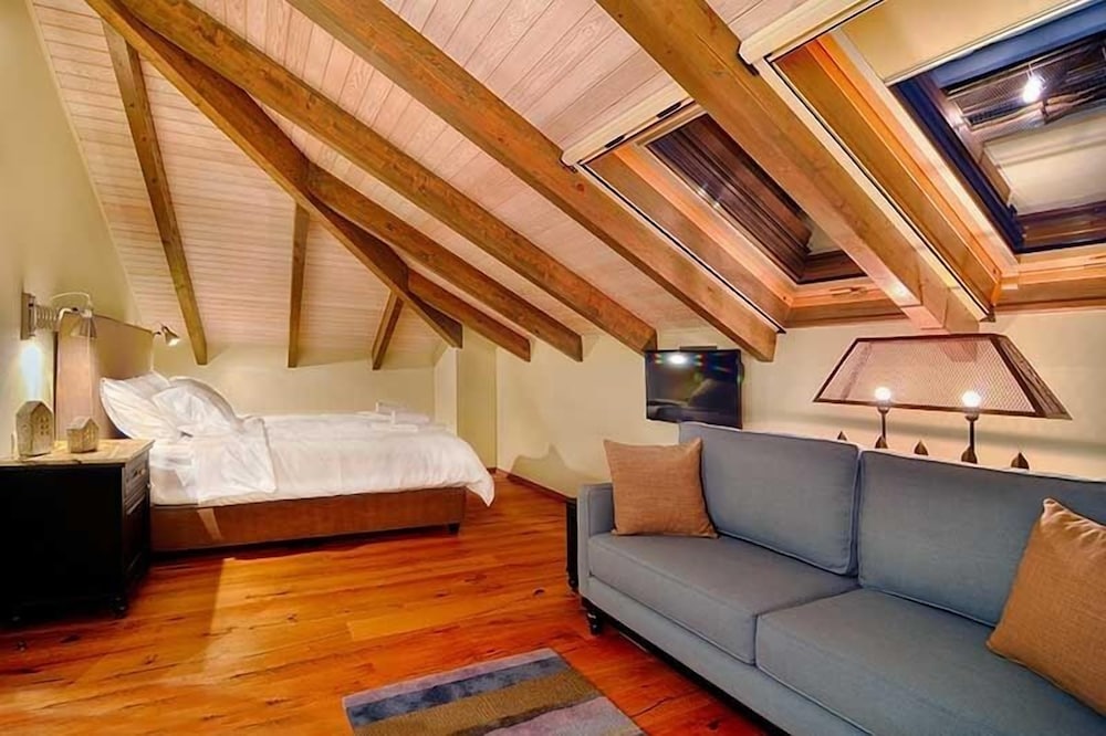 Superior Loft