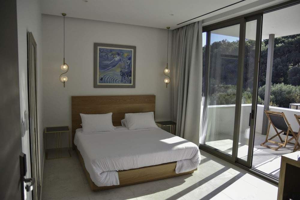 Deluxe Suite - Photo 8