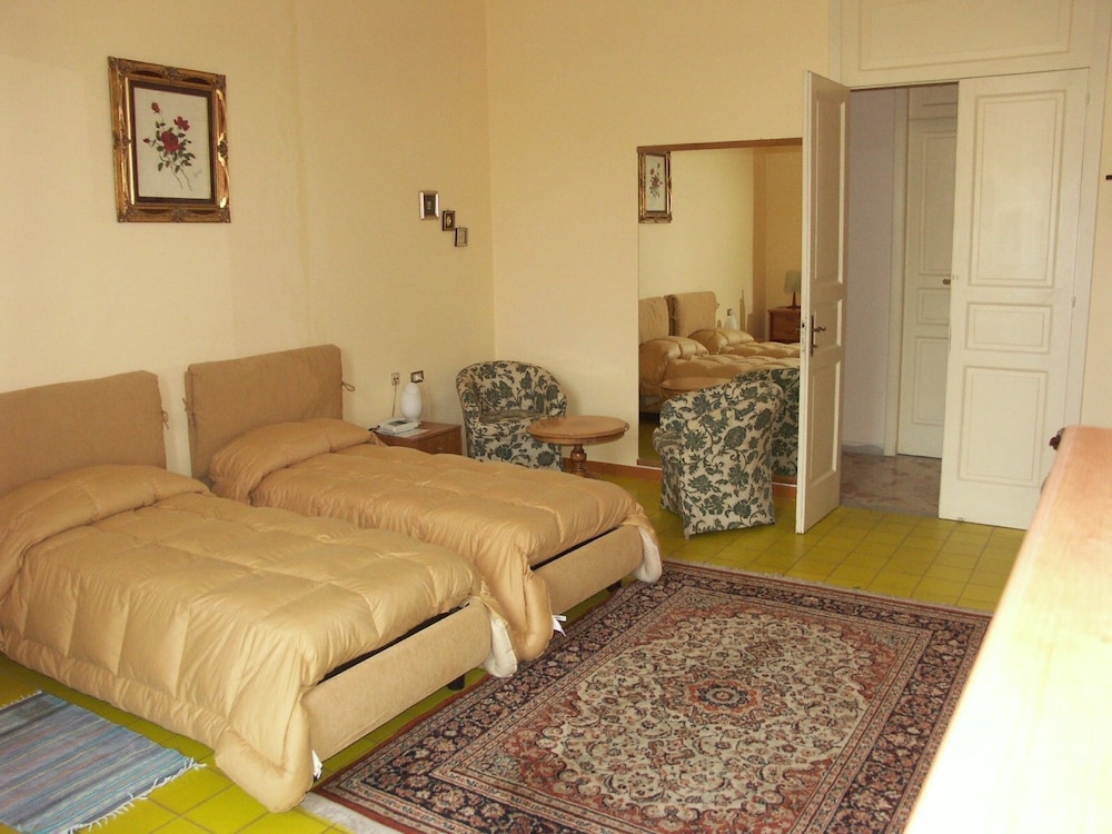 Double or Twin Room photo 3