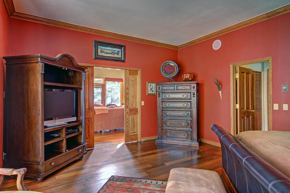 House, Multiple Bedrooms