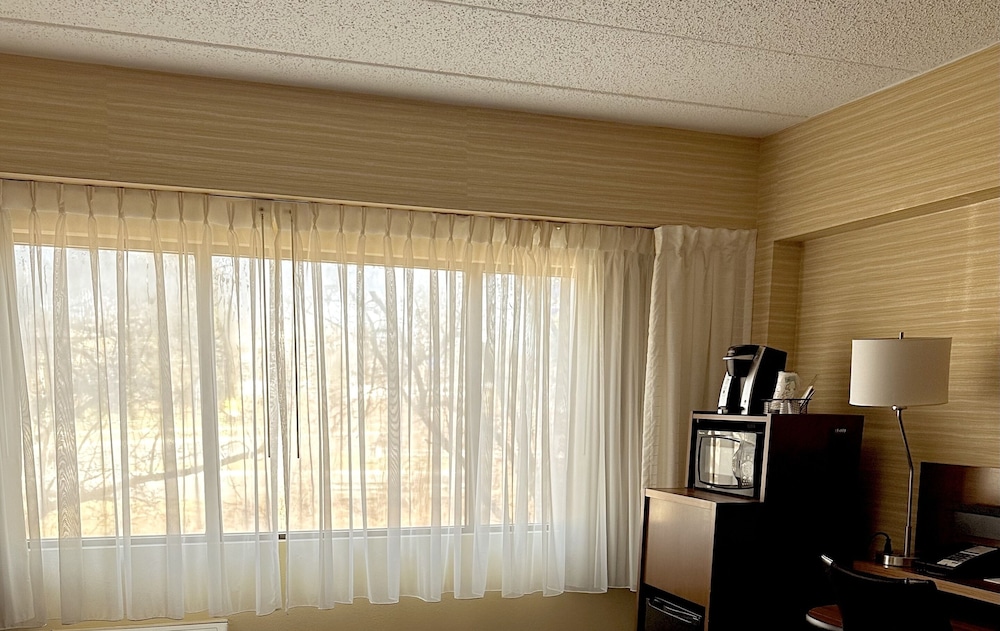 Room, 2 Queen Beds (Hearing Accessible) photo 2