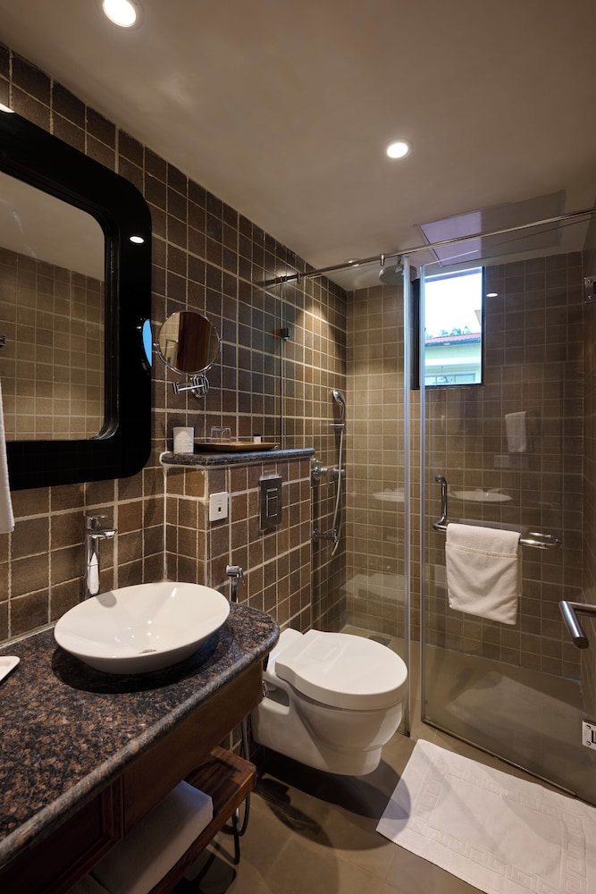 Premium Twin Room With Balcony - Photo 2