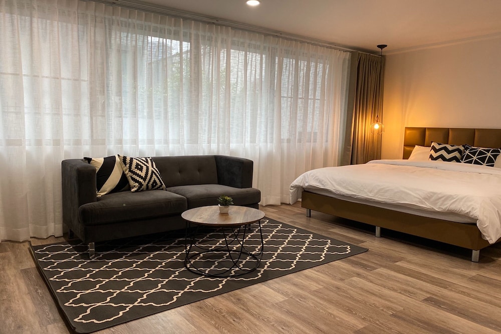 Deluxe Room, 1 Bedroom photo 2