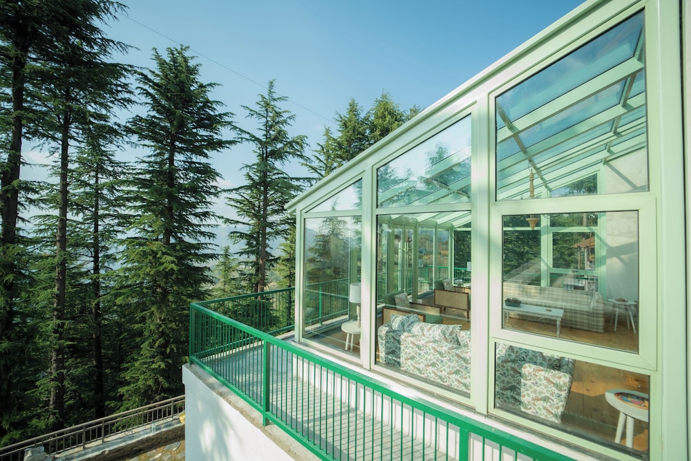 Luxury Apartment, Balcony, Hill View photo 3